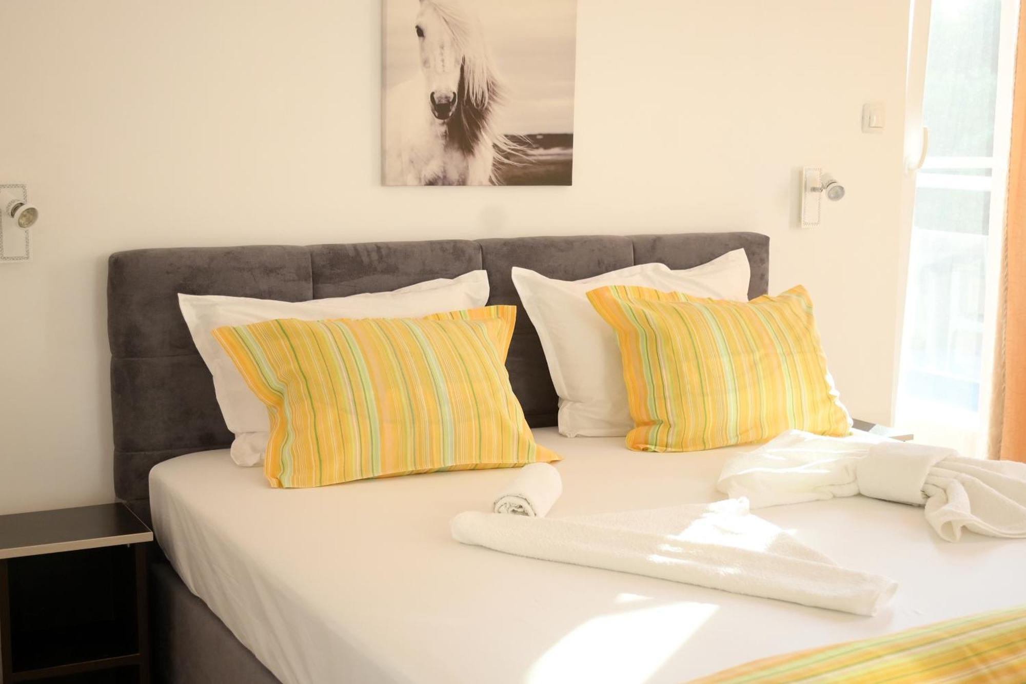 Hotel Paradise Lozenec Kültér fotó
