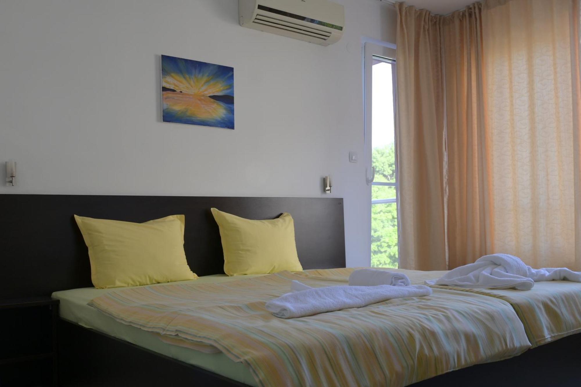 Hotel Paradise Lozenec Kültér fotó