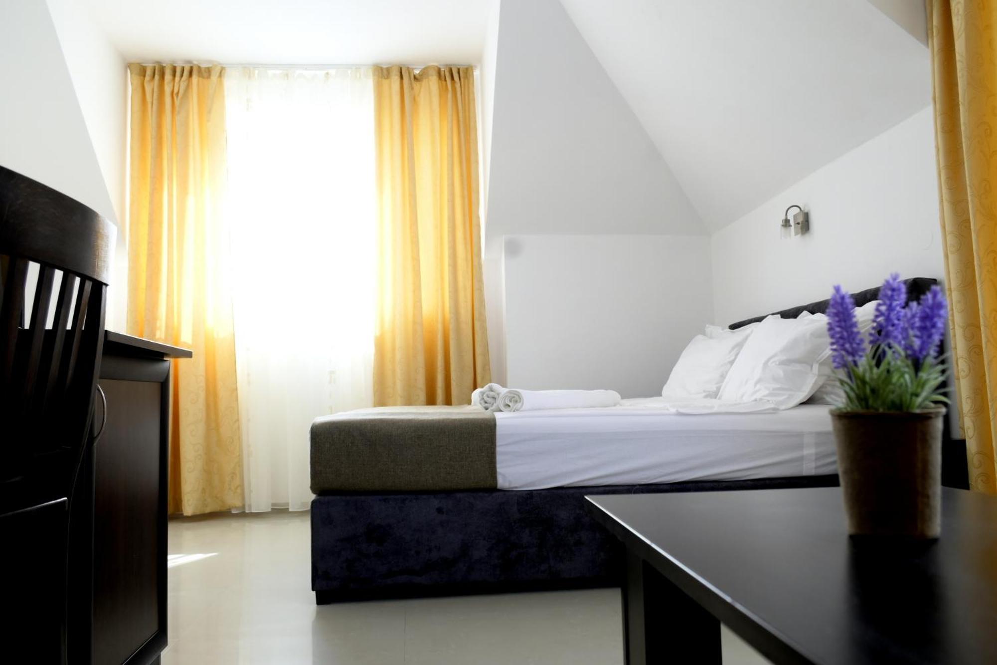 Hotel Paradise Lozenec Kültér fotó
